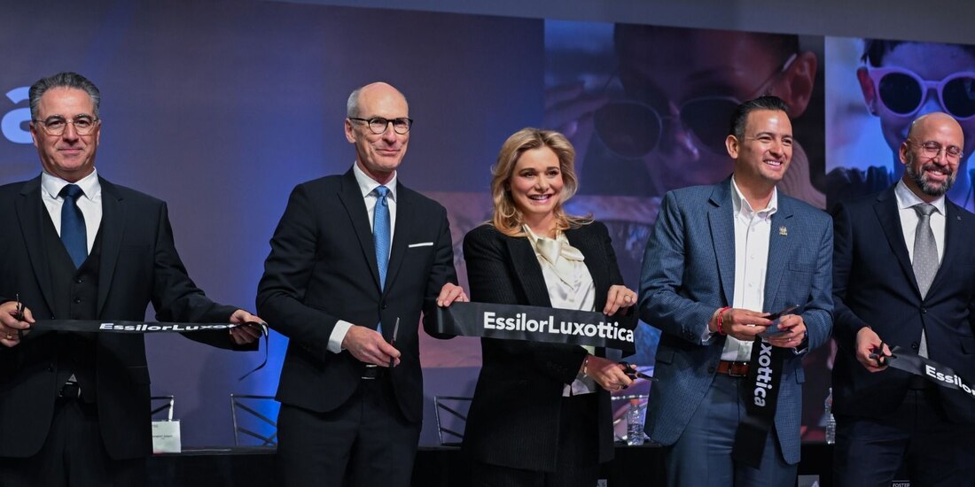 Gobernadora Maru Campos (centro), en la inauguración de la planta Sofi, en enero pasado.