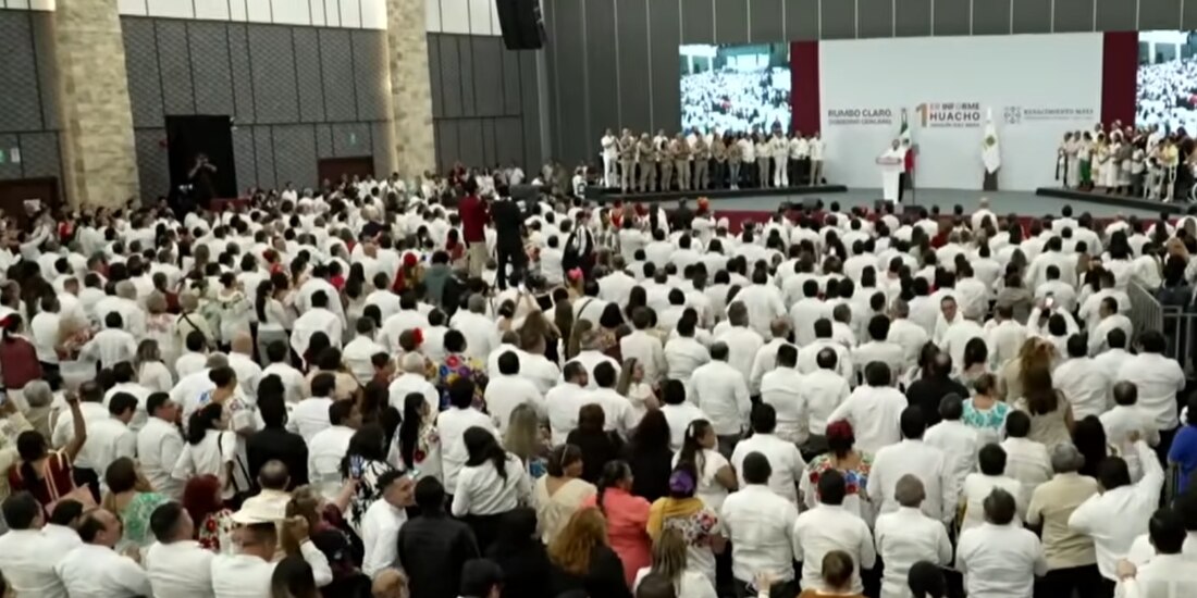 Gobernador Joaquín Díaz Mena presenta su primer informe de gobierno.
