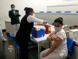 Personal médico vacunado en México.