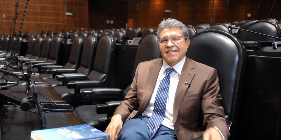 Ricardo Monreal presenta su libro sobre el agua en México