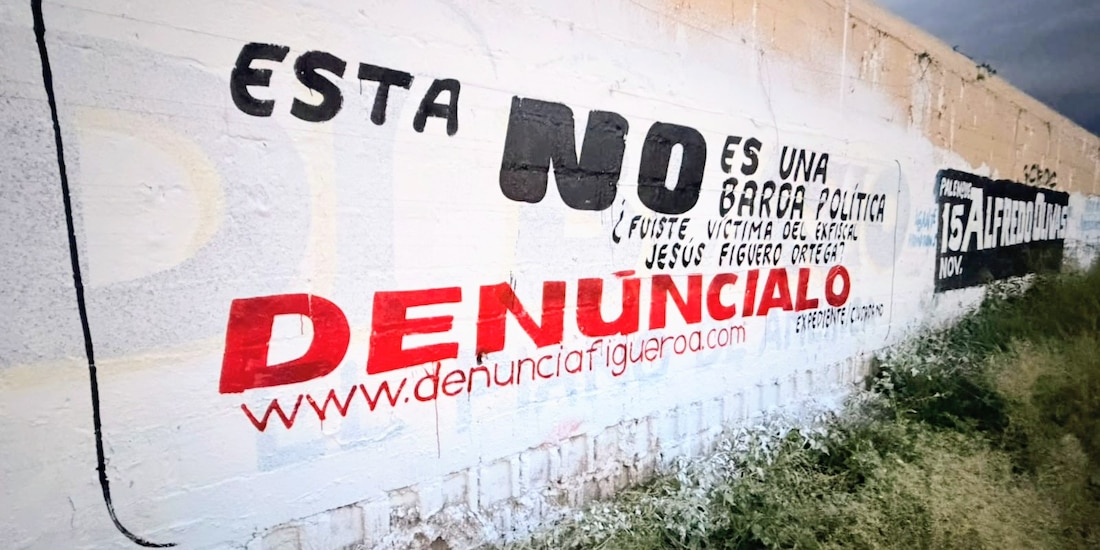Una de las bardas que se usaron para hacer el señalamiento.