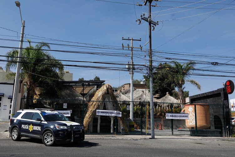 El bar Los Cantaritos, ubicado en el centro de la capital de Querétaro, fue clausurado y quedó bajo resguardo de la Fiscalía General del estado.