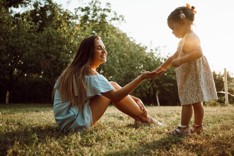 Resaltan la importancia del tiempo de calidad y el afecto en la formación de un apego seguro.
