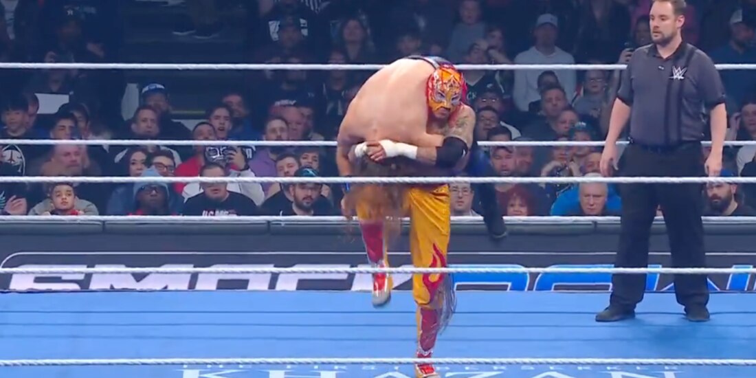 Rey Fénix derrotó a Nathan Frazer en su debut en la WWE.