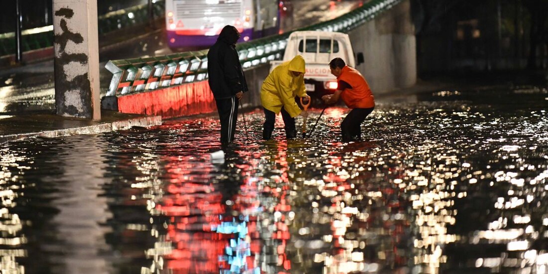 Tras las lluvias en CDMX, autoridades capitalinas informaron sobre 23 encharcamientos, entre otras afectaciones.