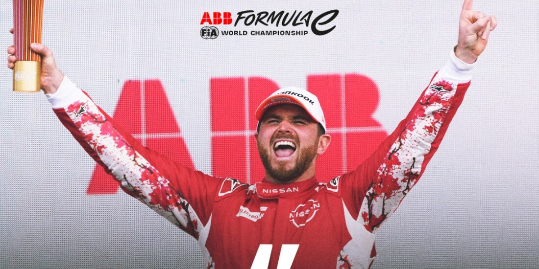 Oliver Rowland celebra su victoria en el E-Prix CDMX 2025