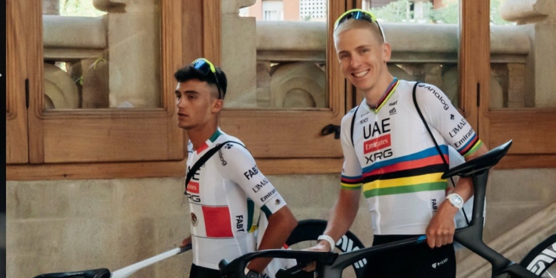 Isaac del Toro y el UAE Emirates en su presentación del Tour de France 2026