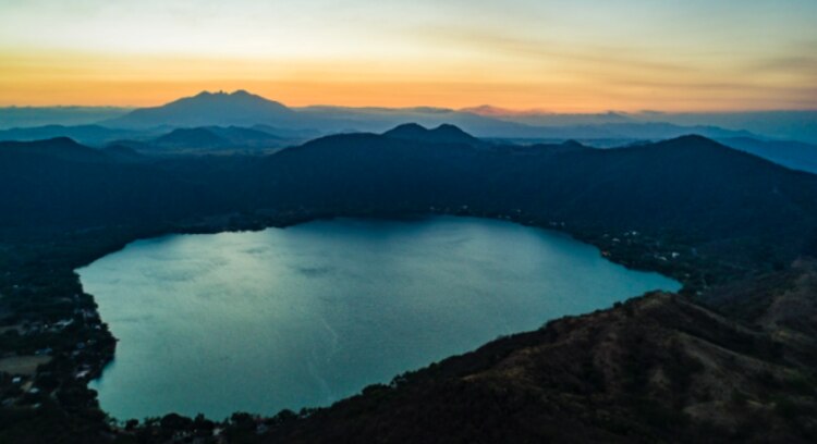 Santa María del Oro y su laguna volcánica