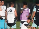 LEO y sus compañeros en el entrenamiento de ayer con la Albiceleste.