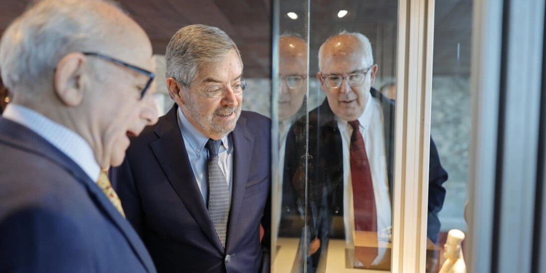 Durante los primeros meses del gobierno de la presidenta Claudia Sheinbaum, México ha recuperado 2,042 piezas arqueológicas que estaban en el extranjero, informó el canciller Juan Ramón de la Fuente.