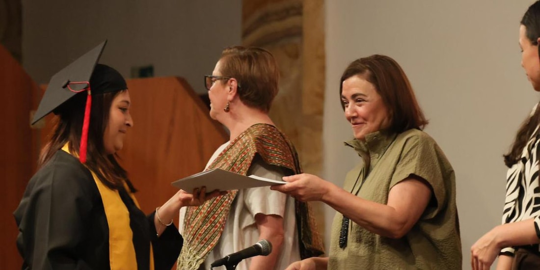 Tlaxcala gradúa primera generación de artes visuales en Bellas Artes.