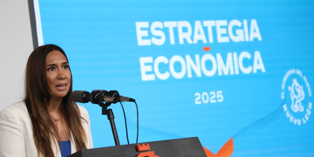 La secretaria de Economía estatal, Betsabé Rocha Nieto, durante la conferencia de prensa “El Nuevo León Informa”.