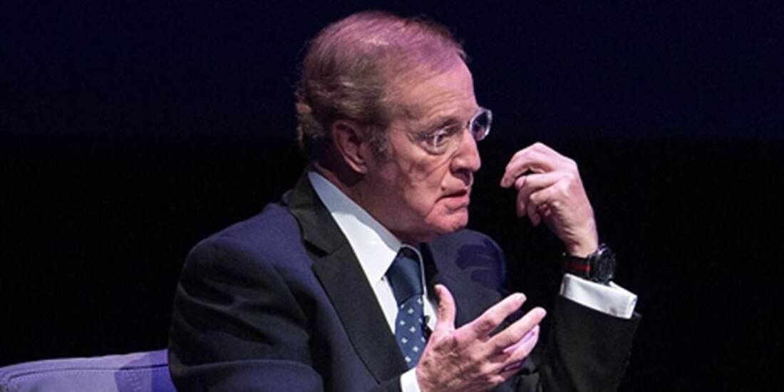 José Ramón Fernández es uno de los periodistas deportivos más reconocidos en México.