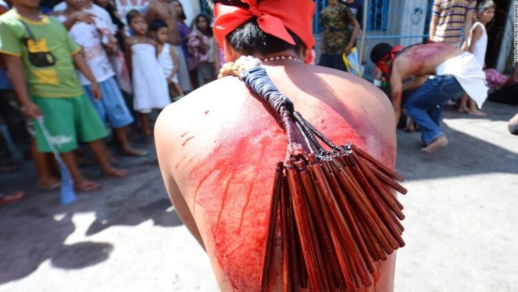 Los mártires se flagelan con la creencia de que así se limpiarán sus pecados y Dios los llenará de bendiciones y buena salud