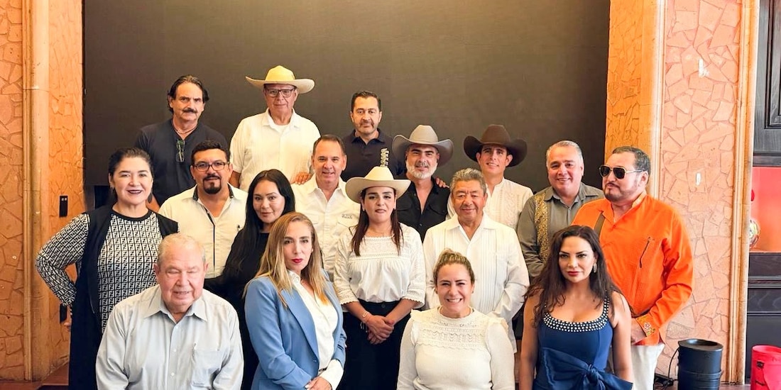 La alcaldesa Grecia Quiroz durante su reunión con empresarios e inversionistas mexicanos en Los Ángeles, California.