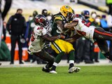 Una acción del duelo entre Packers y Buccaneers