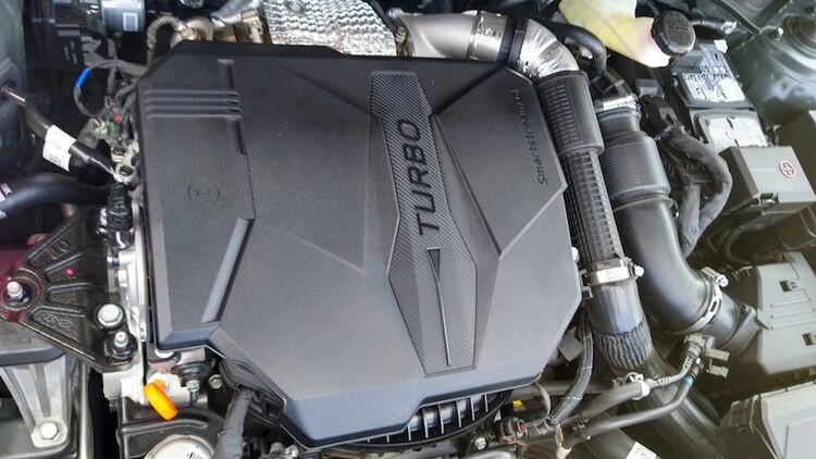 Motor de cuatro cilindros de 2.5 litros turbo.