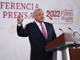 El Presidente Andrés Manuel López Obrador asegura que sí están informados de lo que hacen los conservadores "sin necesidad de estarlos espiando"