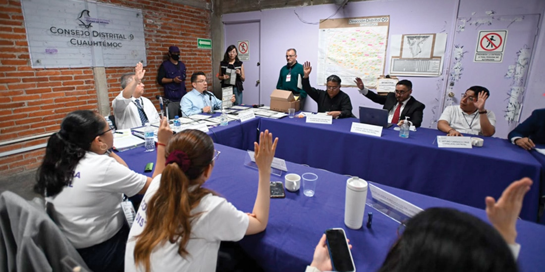 Consejeros distritales, ayer.