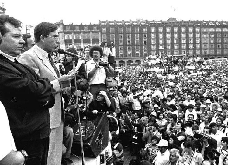 Junto con Cuauhtémoc Cárdenas fundó el Partido de la Revolución Democrática, en mayo de 1989.