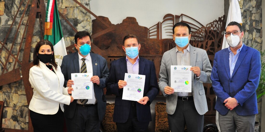 Gobernador Rosas Aispuro con empresarios