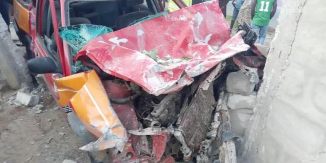 Así quedó el vehículo en el que el hombre provocó el accidente