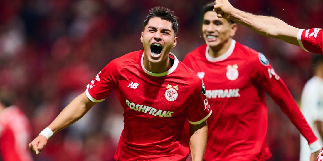 Everardo López festejando su gol ante el LAFC.