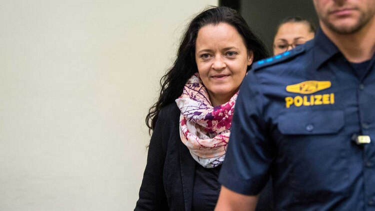 La superviviente neonazi en Alemania participó además en robos de dinero