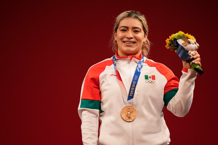 AREMI
FUENTES
País: México
Disciplina: Halterofilia
Logro: Bronce en los 76 kg
