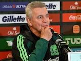 Javier Aguirre en conferencia de prensa.
