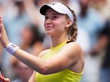 Elena Rybakina celebra tras vencer a Qinwen Zheng en los cuartos de final del US Open.