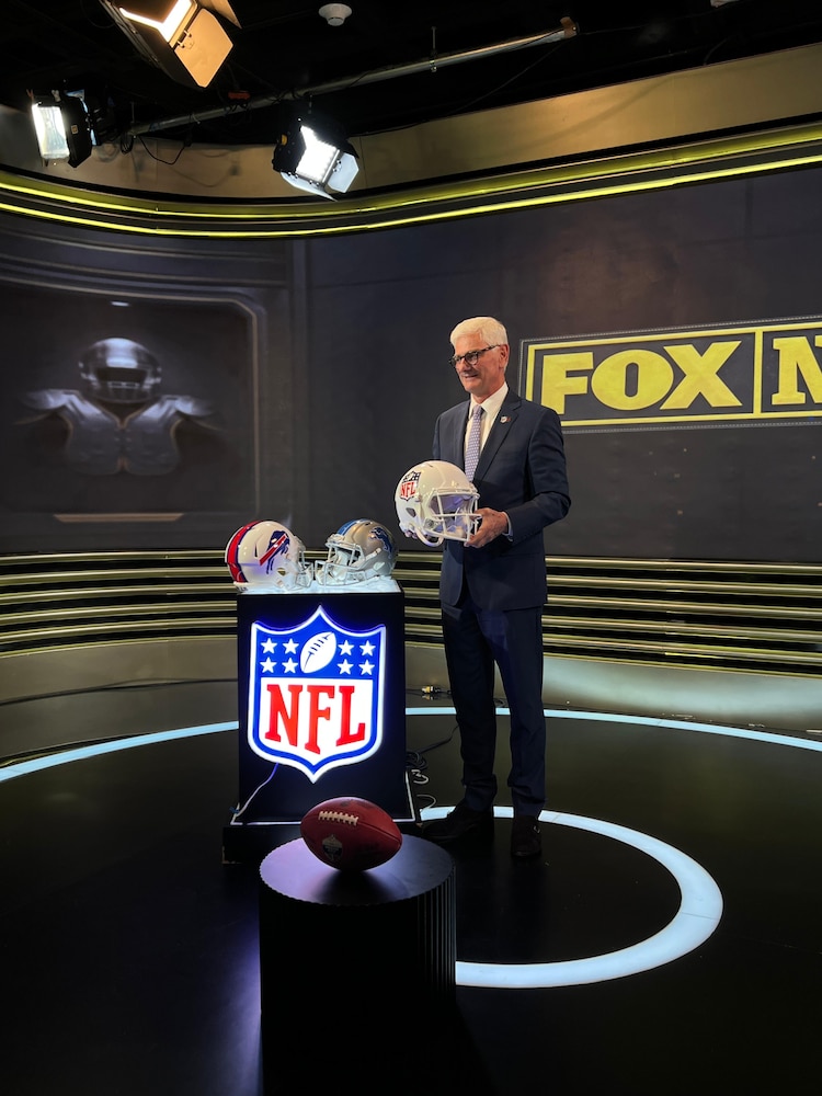 Arturo Olivé es director general de la NFL en México
