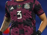 Defensa mexicano debuta con su equipo después de 10 meses de espera.