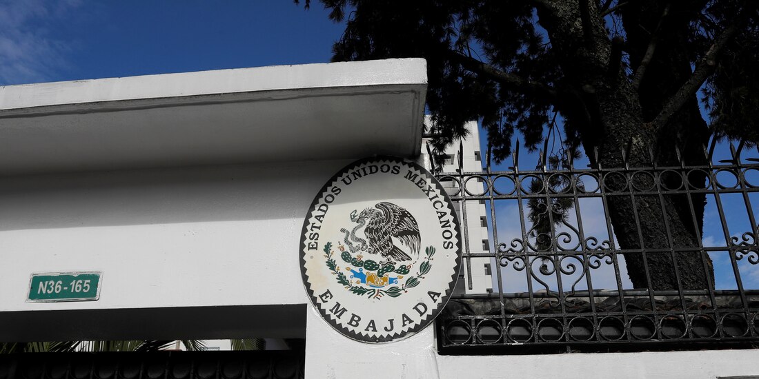 Políticos reprueban irrupción en Embajada de México en Ecuador.