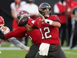 Tom Brady pasa el ovoide durante el duelo de la Semana 12 de la NFL entre Buccaneers y Chiefs el pasado 29 de noviembre.