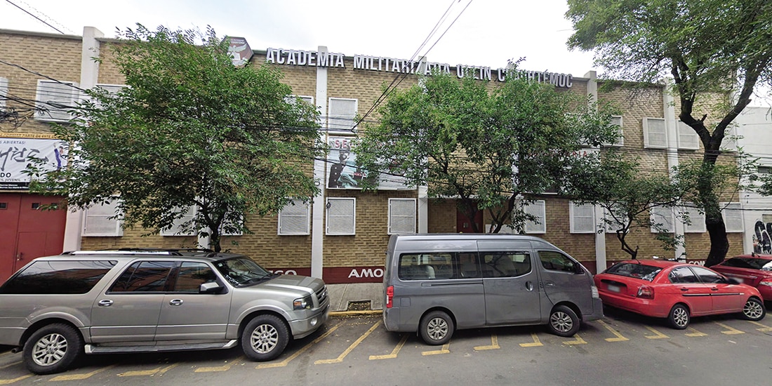 La academia Militarizada Ollin Cuauhtémoc, en CDMX, fue clausurada en 2025 tras la muerte de un alumno de 13 años en un campamento.
