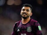 Jesús "Tecatito" Corona lamenta una jugada durante un partido de la Selección Mexicana en la eliminatoria hacia Qatar 2022.