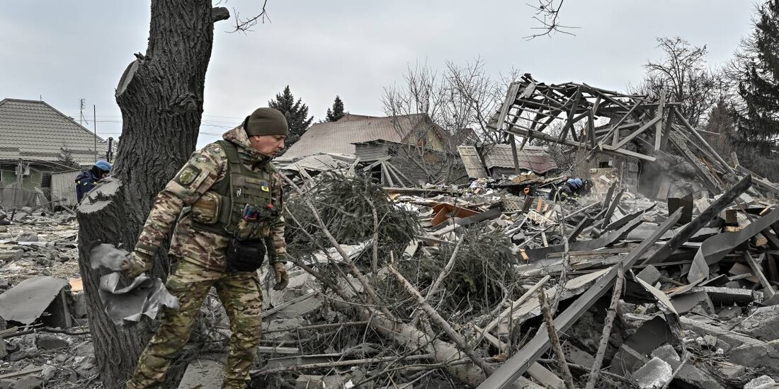 Escombros en Ucrania tras un ataque aéreo ruso.