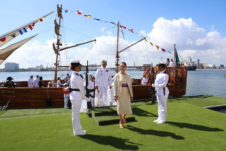 Claudia Sheinbaum encabezó la ceremonia por el Bicentenario de la Consolidación de la Independencia en la Mar.