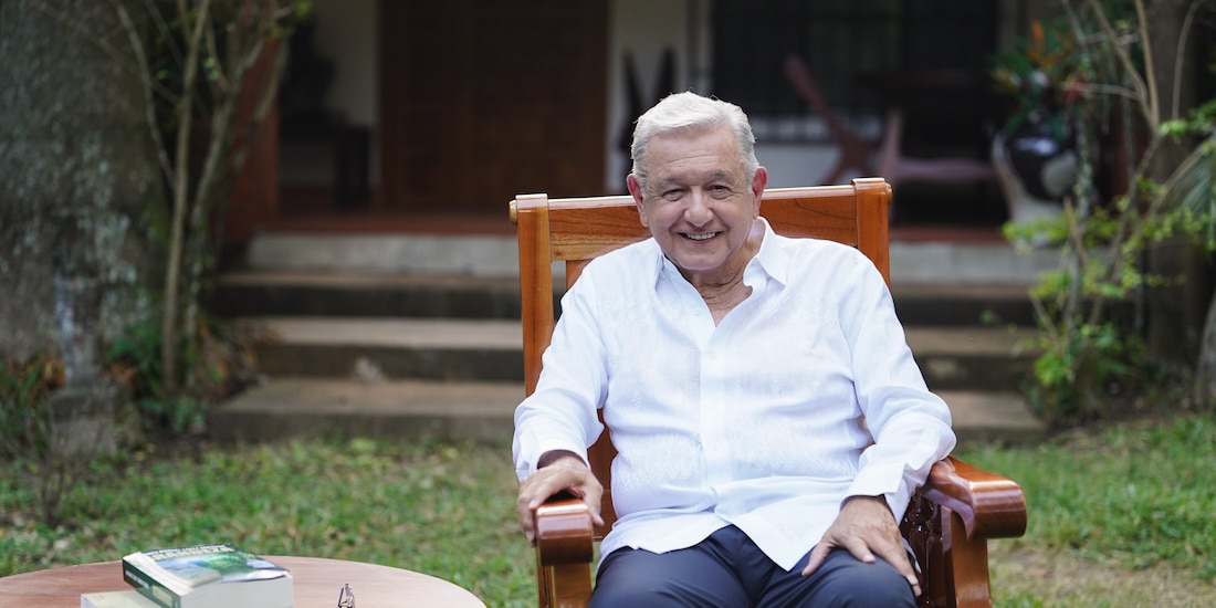 AMLO critica cambio de actitud de Trump con México y respalda a Claudia Sheinbaum