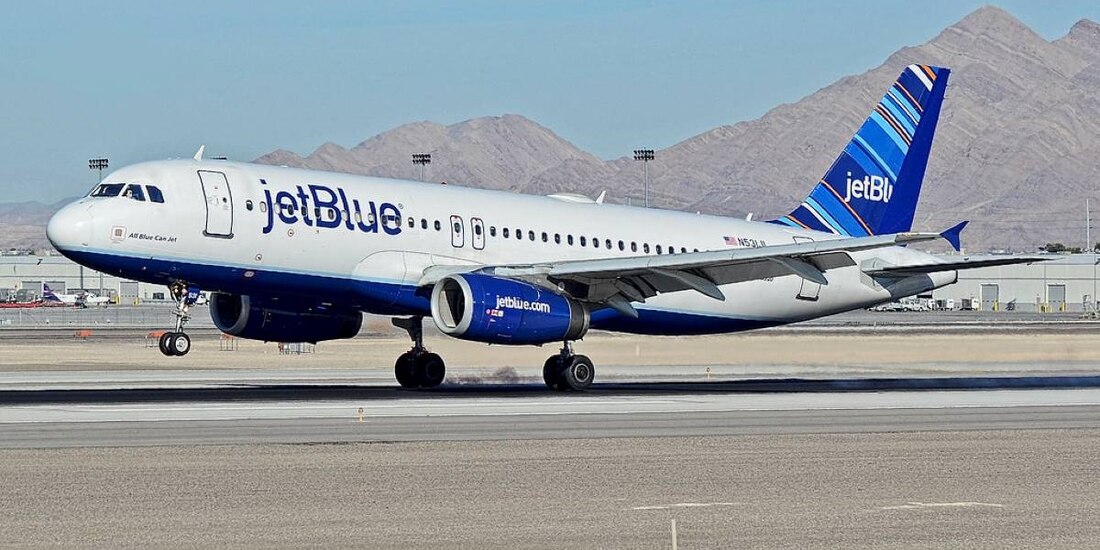 Vuelo de JetBlue que despegó de Cancún aterriza de emergencia en Florida. Imagen ilustrativa.