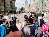 El primer ministro de Canadá, Mark Carney, en una rueda de prensa, ayer.