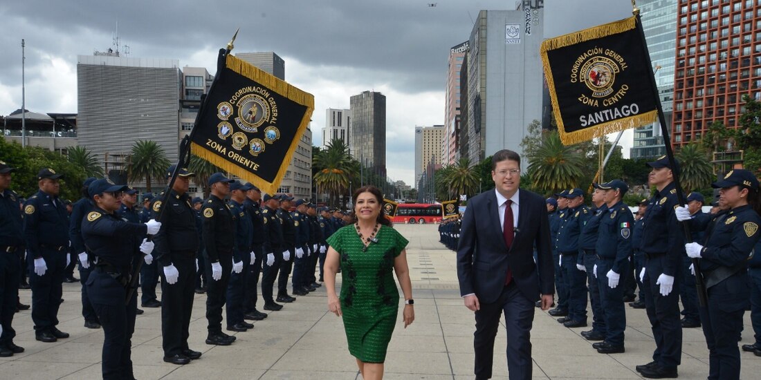 Clara Brugada y Pablo Vázquez, ayer, al poner en marcha el plan de seguridad.