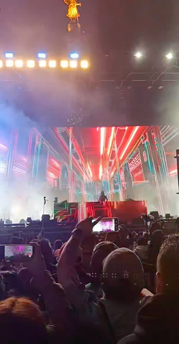 DJ Vel en el Ángel en Reforma por el Fin de Año