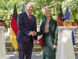 La Presidenta Claudia Sheinbaum junto con su homólogo de Alemania, Frank-Walter Steinmeier, ayer, en Cancún, Quintana Roo.