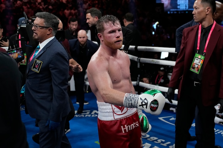 Canelo Álvarez buscará ganar a Mbilli en octubre.