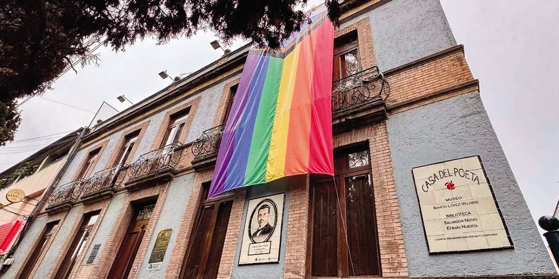 La casa del Poeta cuenta con una biblioteca, integrada por los fondos Efraín Huerta, Salvador Novo y donaciones de casas editoriales.