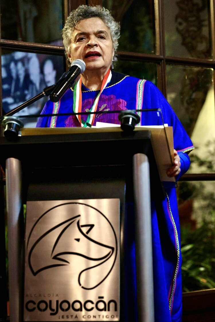 Beatriz Paredes, al recibir la medalla al mérito ‘Manuel Aguilera Gómez’.