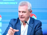 Javier Aguirre en conferencia de prensa en Monterrey.