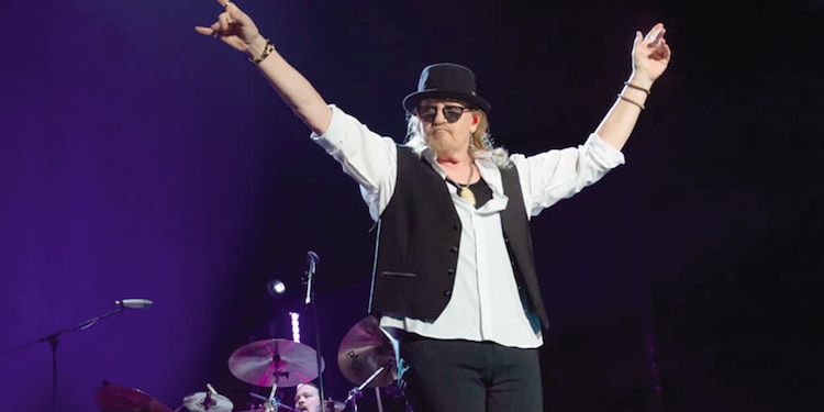 Joseph Williams haciendo vibrar ayer al Palacio de los Deportes.